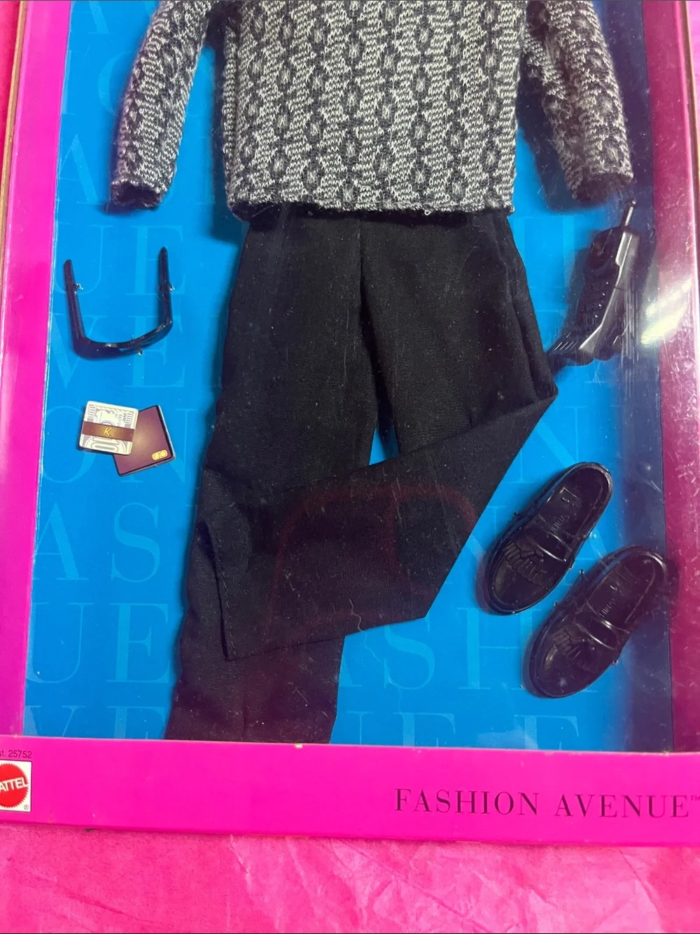 Men's Black & White Knit Sweater